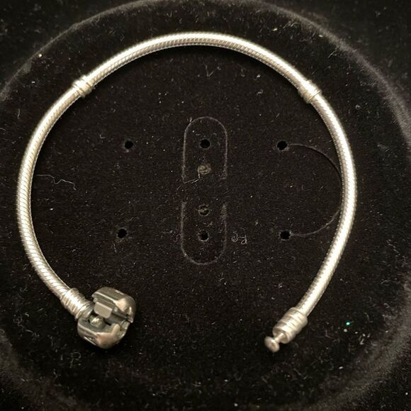 PANDORA CLASSIC STERLING SILVER BRACELET - Picture 2 of 4